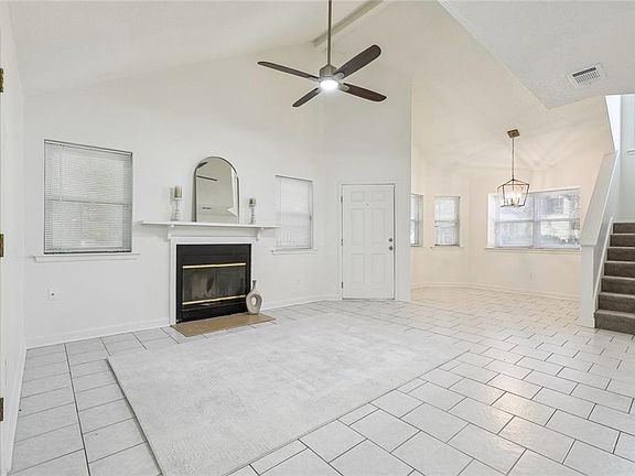 4th image of 66-68 Maison Dr