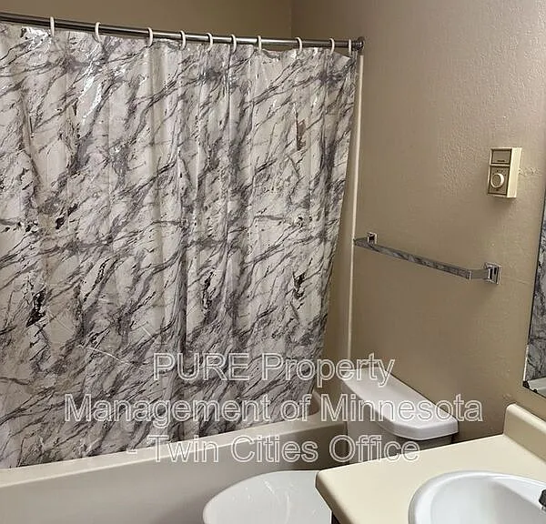 221 Grand Ave W #204 — Photo 10