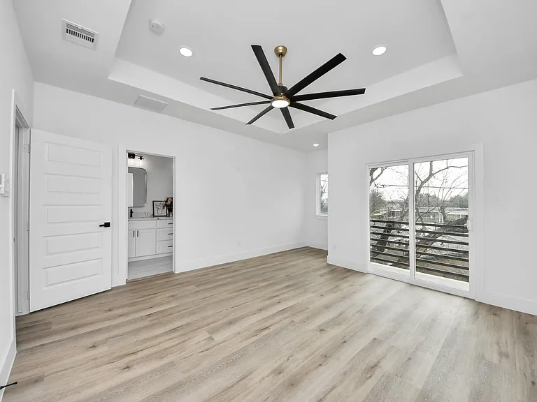 3524 Rebecca St — Photo 28