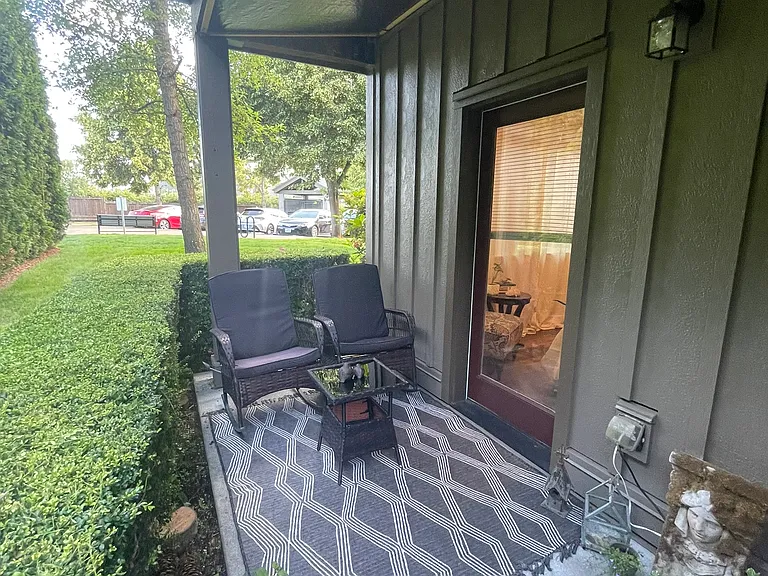 819 NW Wheelock Pl #819 — Photo 71