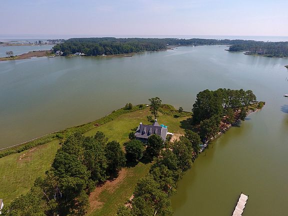 3rd image of 734 Brightwaters Dr
