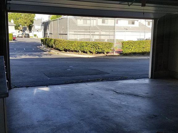 3rd image of 193 N Magnolia Ave APT B