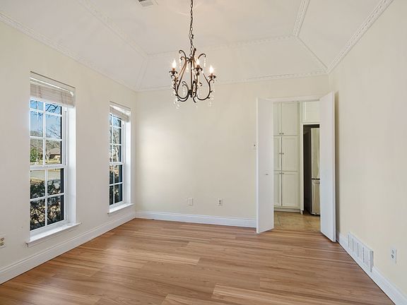 5th image of 3020 Willow Ln