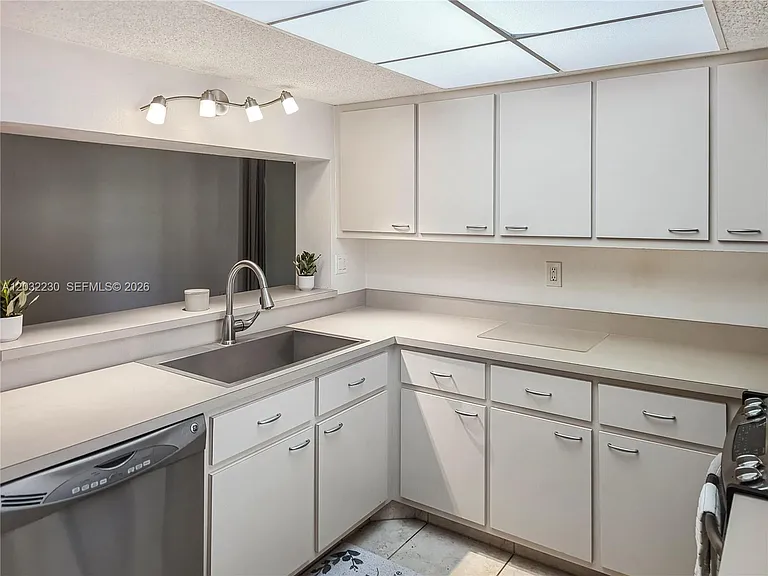 9531 Seagrape Dr #108 — Photo 4