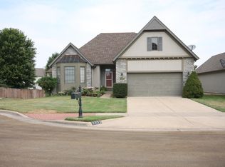 3553 E Delmar St, Springfield, MO 65809