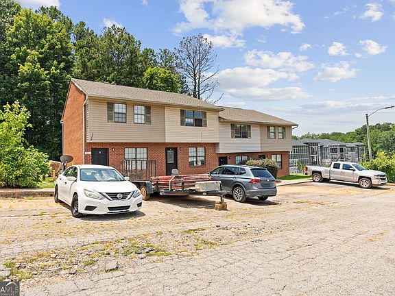 3rd image of 3767 Oakwood Hills Dr
