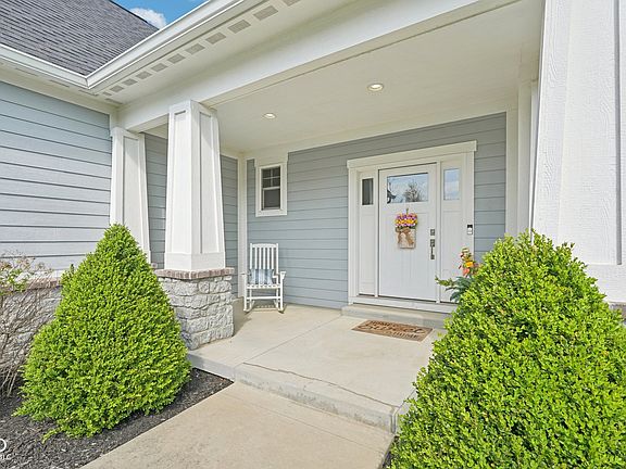 3rd image of 16637 Holly Oak Dr