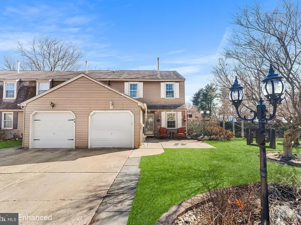 12 River Bank Dr, Roebling, NJ 08554