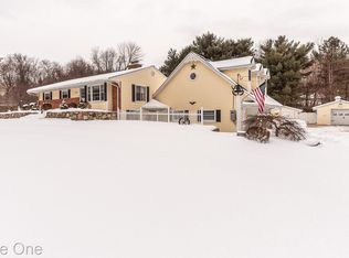 10120 Hyne Rd, Brighton, MI 48114