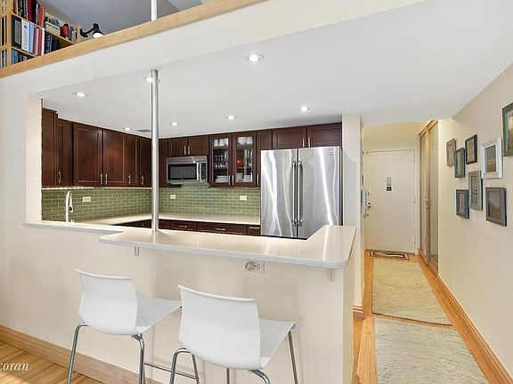 3rd image of 148 W 23rd St APT 9B