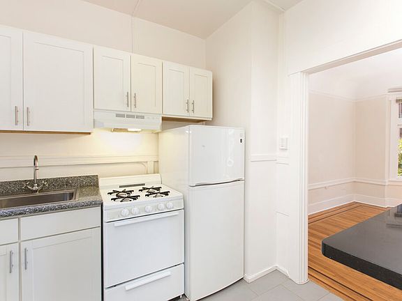2nd image of 839 Jones St APT 11