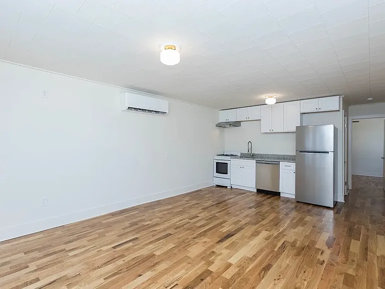 671 Lessman Ln #671 — Photo 3