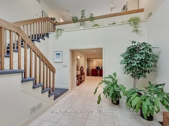 201 Lord Seaton Rd — Photo 5