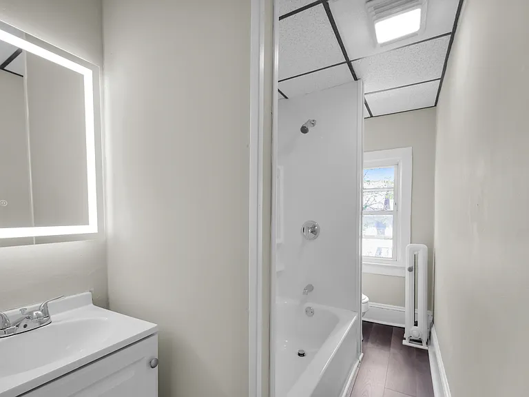 265-267 E Bertsch St #5 — Photo 7