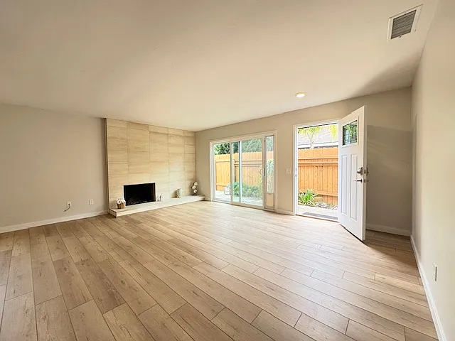 Building Photo - 804 Regal Rd #L-1