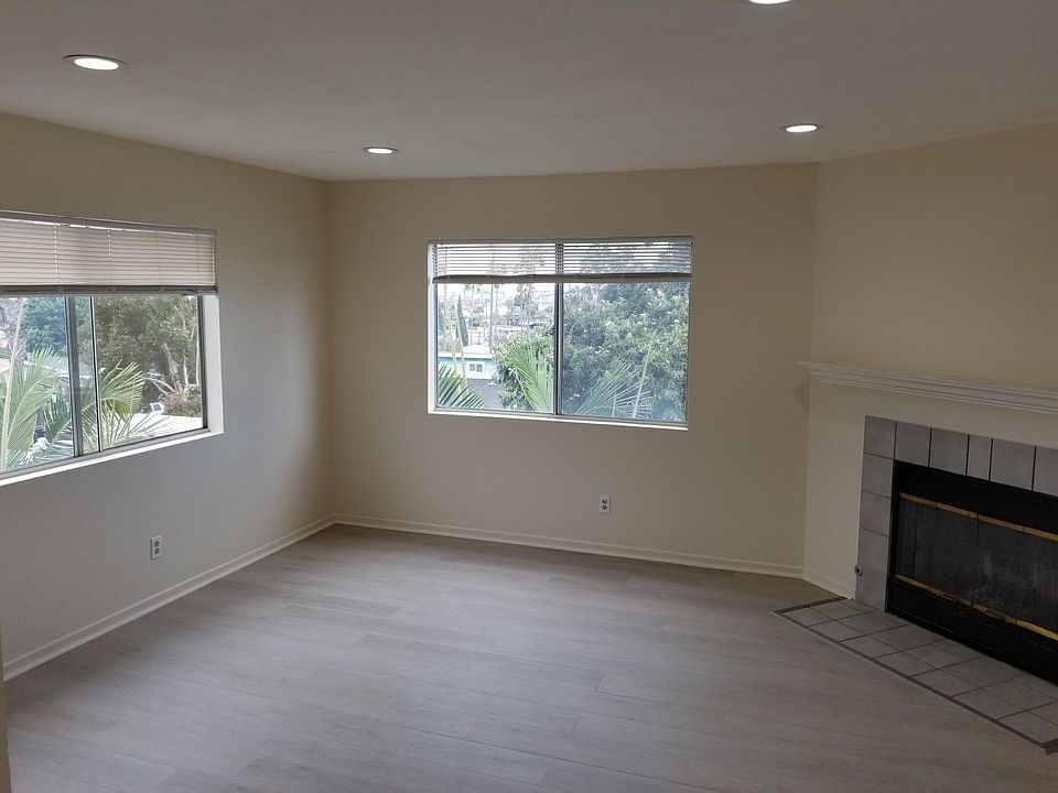 1st image of 877 W Santa Cruz St