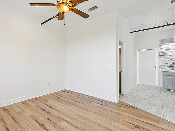 300 Forrest Ave #202 — Photo 5