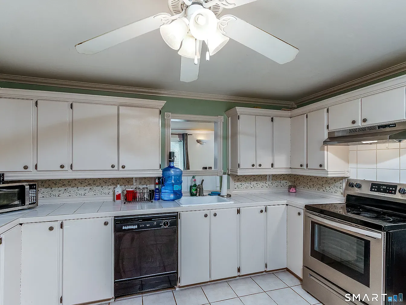 2 bed, 1.5 bath, 1145 sqft, $2,250 — Photo 2