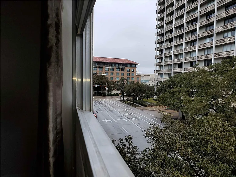 1800 Lavaca St #415 — Photo 11
