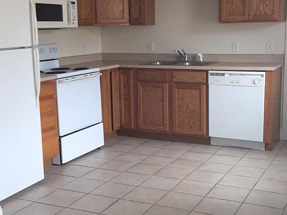 3rd image of 426 Phoenix St
