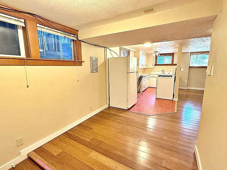 1240 N Wygant St — Photo 7