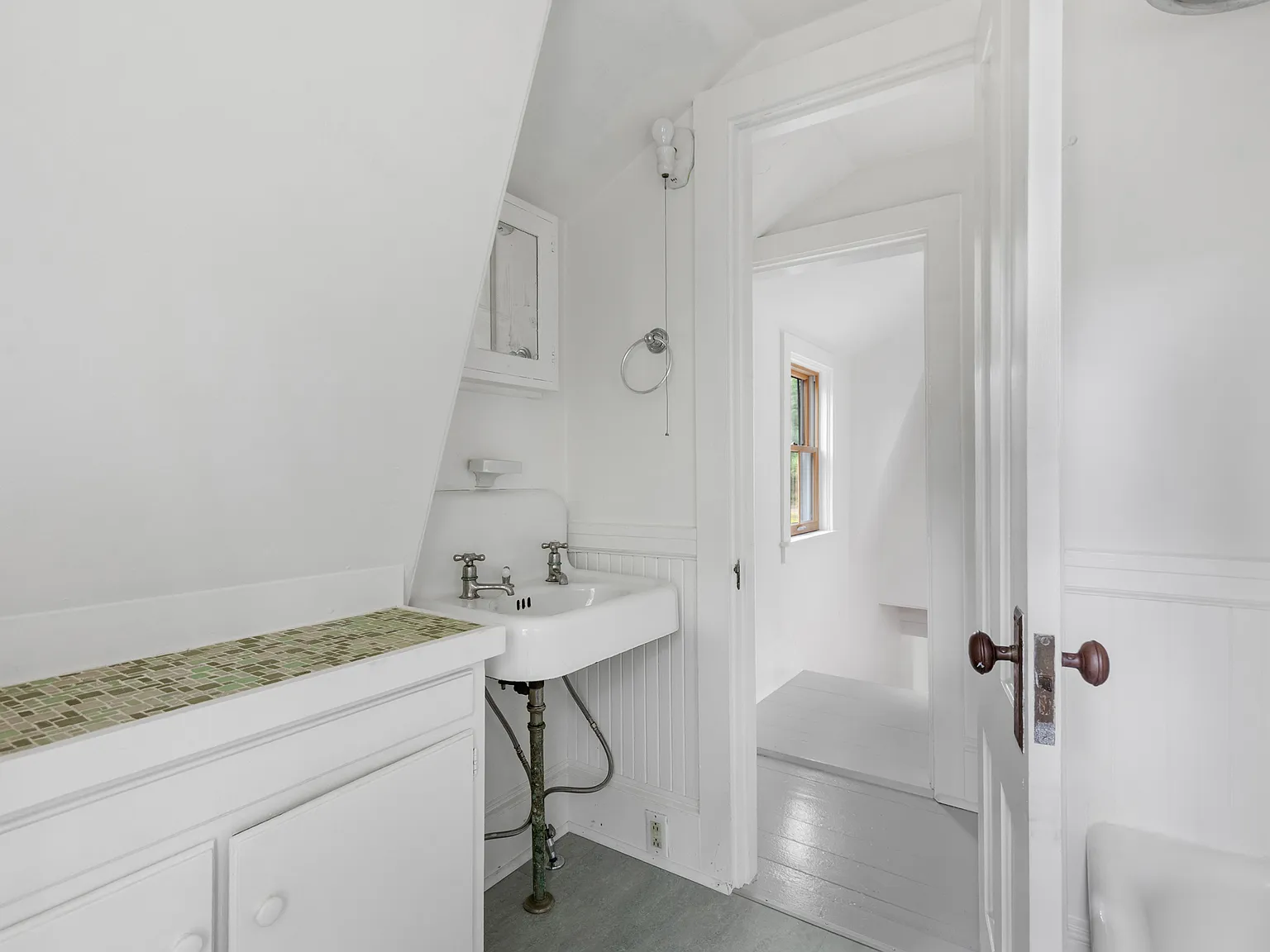 3 bed, 1334 sqft, $3,100 — Photo 2