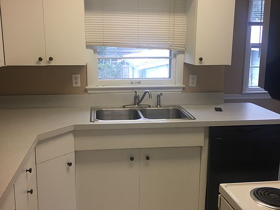 4th image of 1118 Knox St