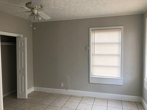5th image of 626 N Center St APT 1