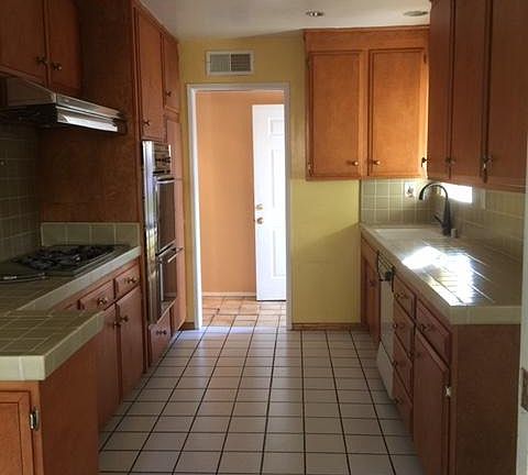 5th image of 4644 Ivar Ave