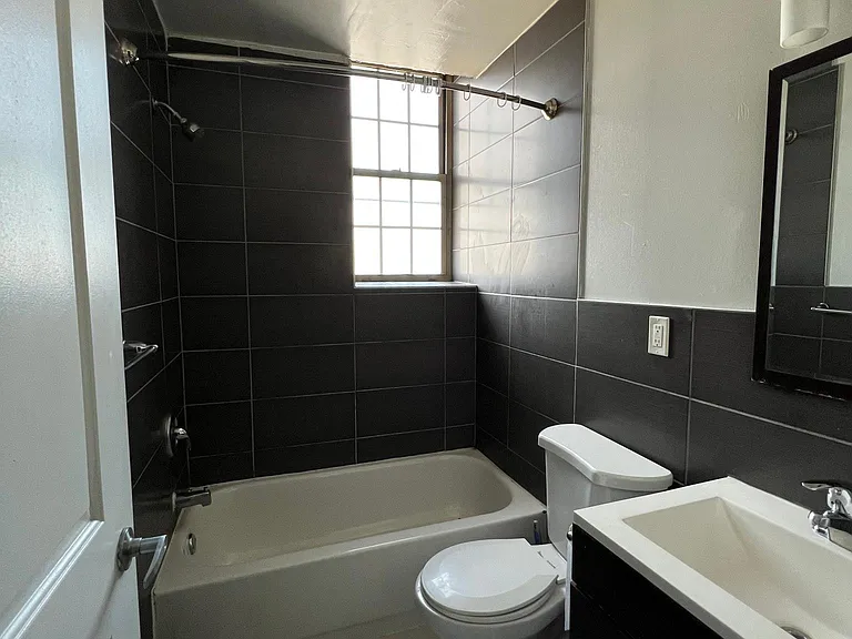 4701 Chestnut St #1-B — Photo 10