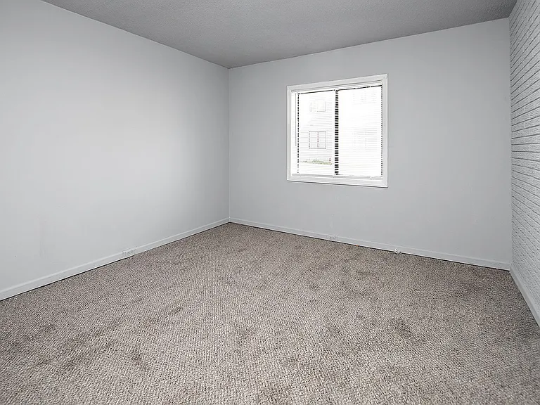 Lynnwood Garden Apartments — Photo 55