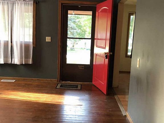 4th image of 314 W Elm St