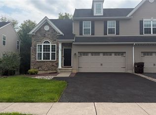 2288 Creekside Dr, Coplay, PA 18037
