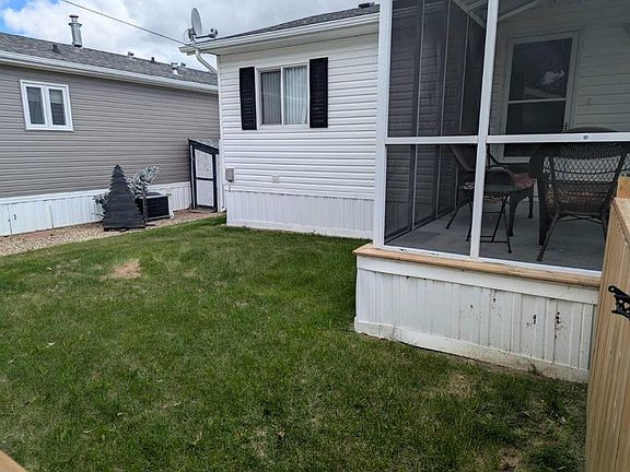 5th image of 4926 E 59th St