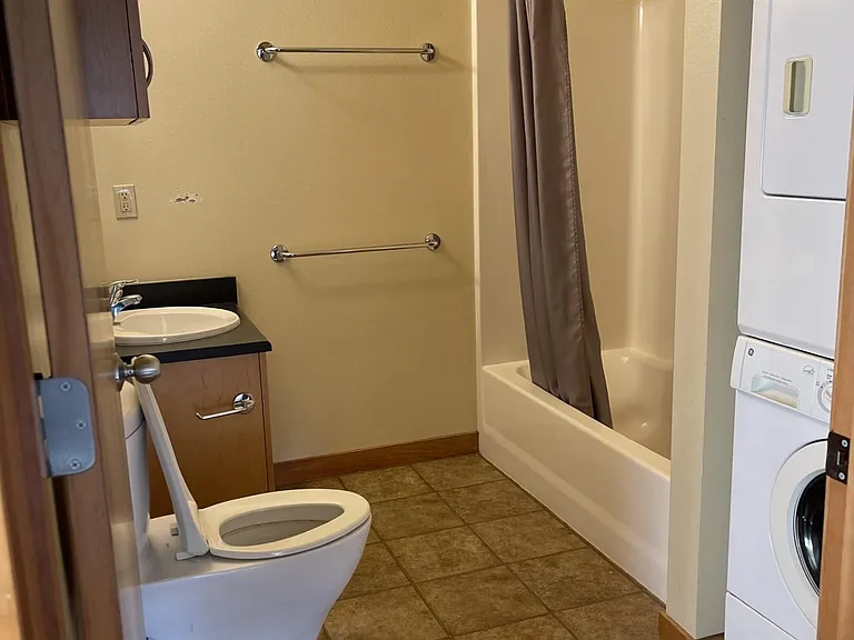 827 Hiawatha Pl #501 — Photo 11