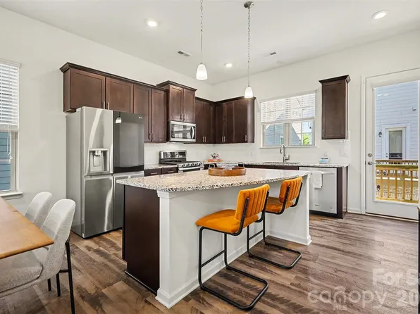 9431 Ainslie Downs St, Charlotte, NC 28273