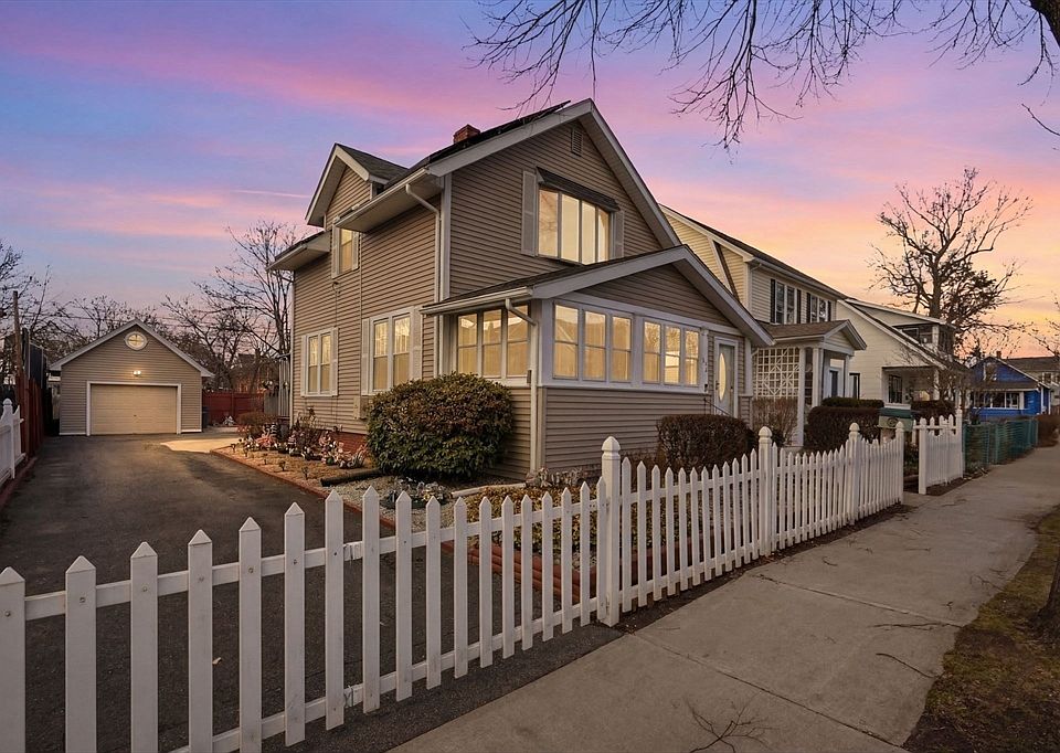 1st image of 116 Stockman St