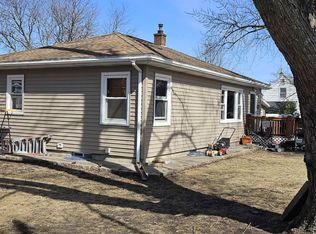 1601 E Mitchell Ave, Waterloo, IA 50702