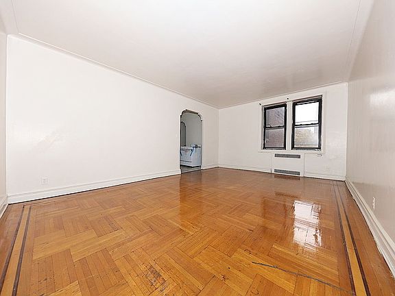 2nd image of 255 E 18th St APT 4A