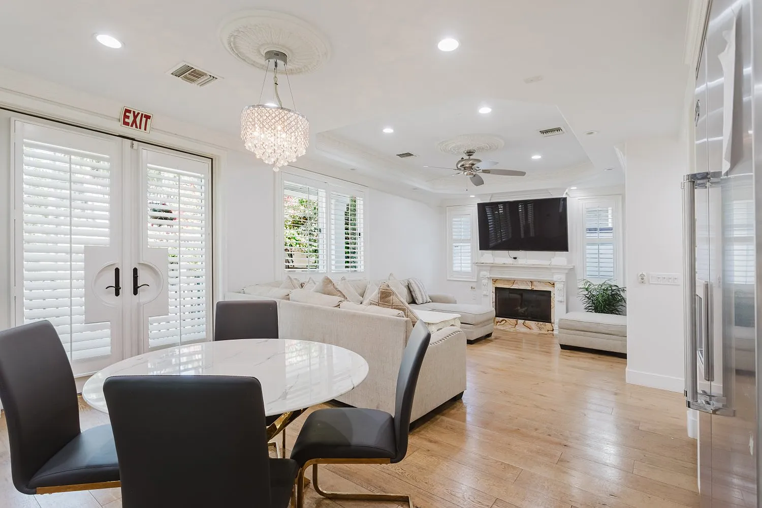 4 bed, 2938 sqft, $10,000 — Photo 3