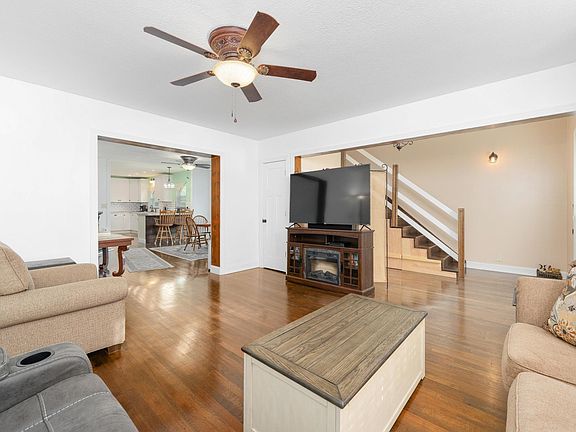 4th image of 1004 S Washington Ave