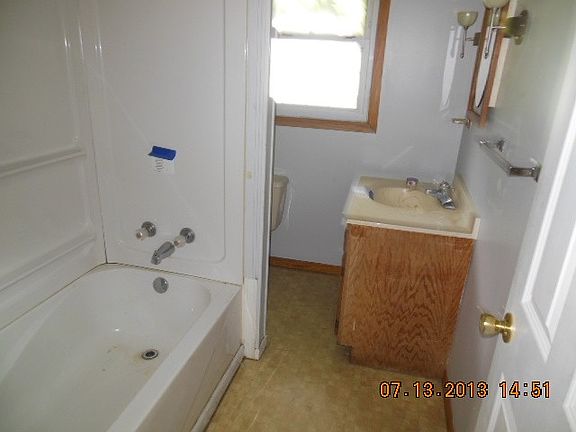 4th image of 3218 Century Ave