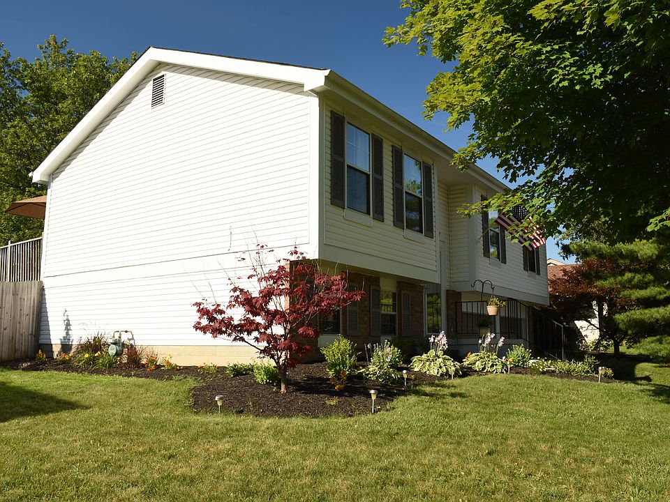 2nd image of 1095 Snohomish Ave