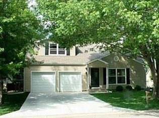 14907 S Sturgeon Dr, Olathe, KS 66062