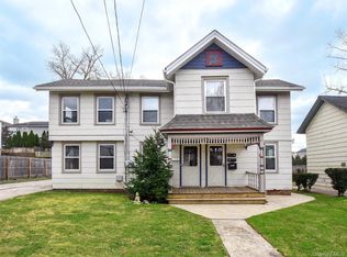 12 2nd Ave, Port Washington, NY 11050