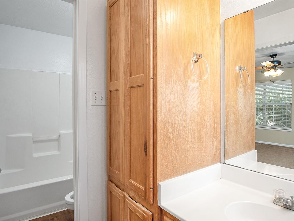 1st image of 2541-43 Ashford Dr #2541