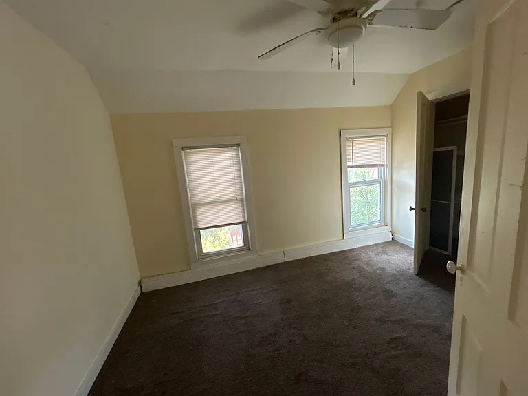 526 Winslow Ave E — Photo 6