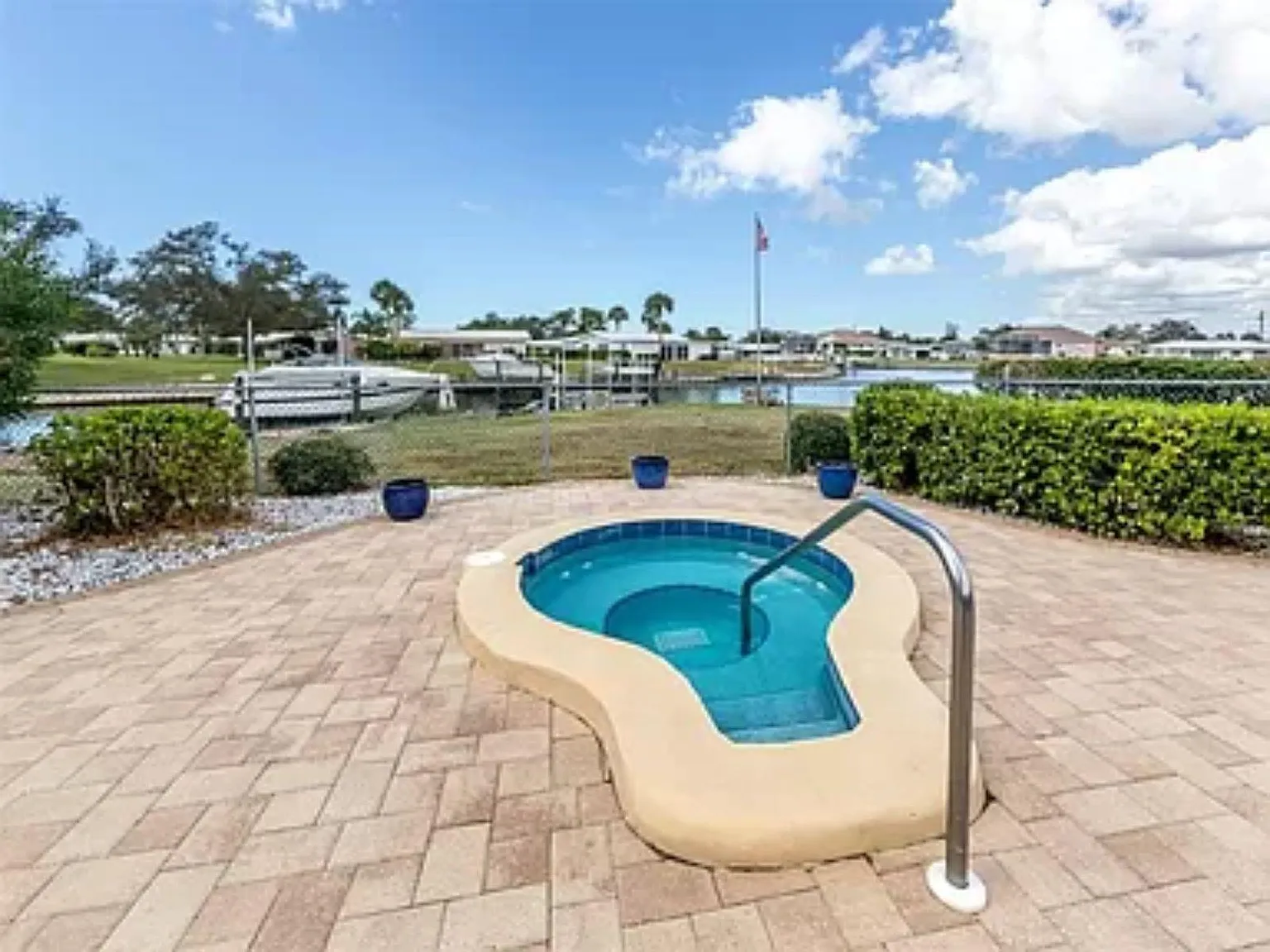 2 bed, 1080 sqft, $3,300 — Photo 4