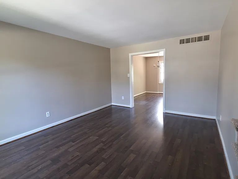 24 Lerner Ct #32H — Photo 2