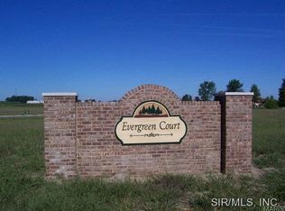 50 Crescent View Ln, Highland, IL 62249